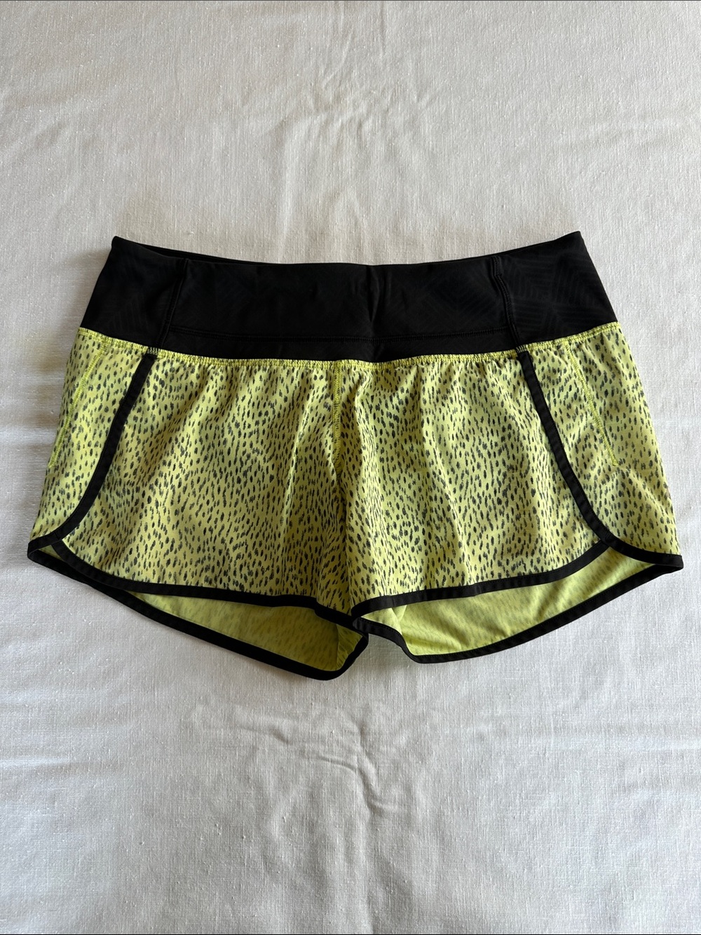Lululemon Run Times Short 6 Dottie Dash Clarity Yellow Black